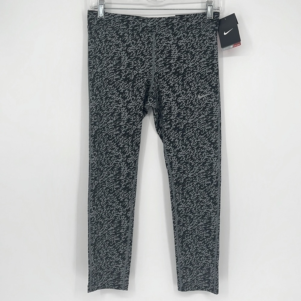 Nike Essential Tight Fit Crop Leggings Gray & Black Size Small NEW with tags!